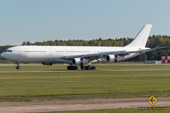Airbus A340-313X